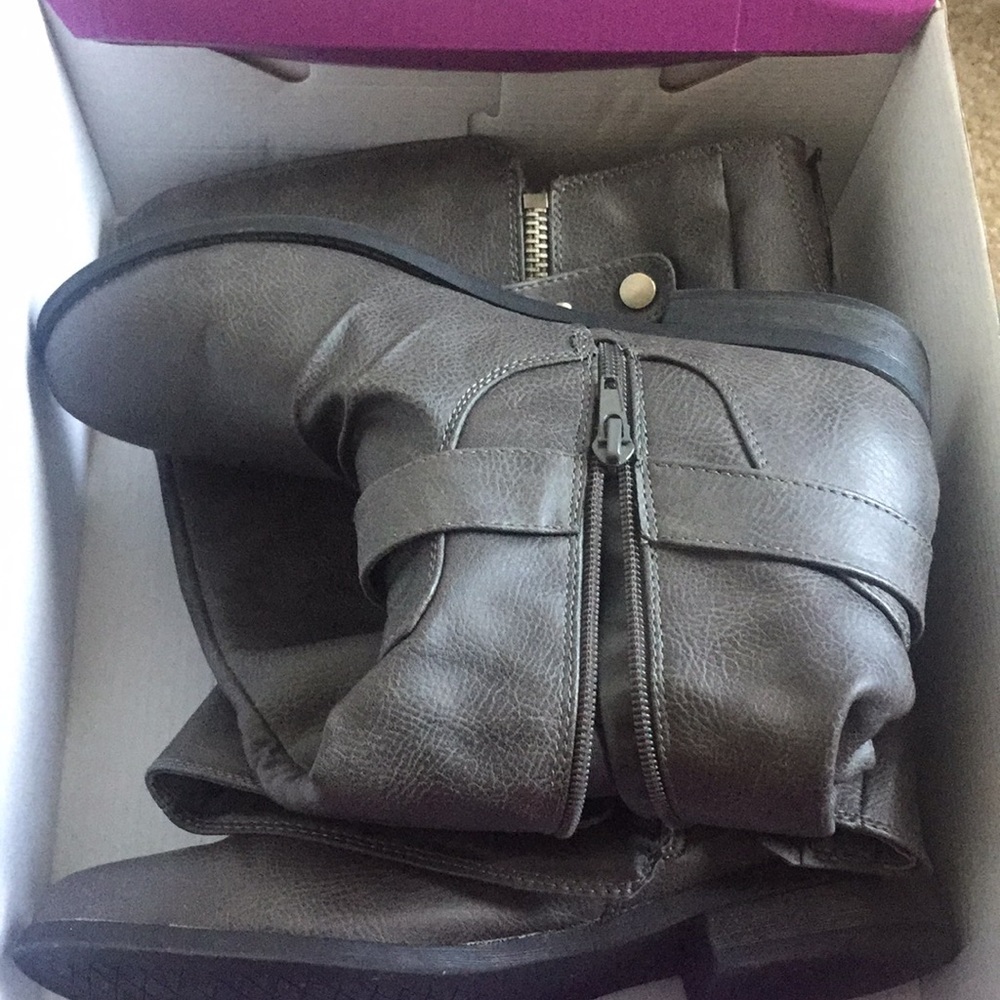 Grey Rampage Boots - Picture 3 of 4